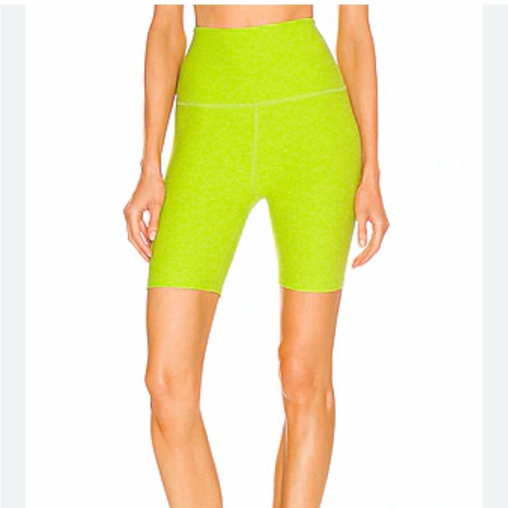 Beyond Yoga Spacedye High Waisted Biker Shorts in color lime green/neon green XS